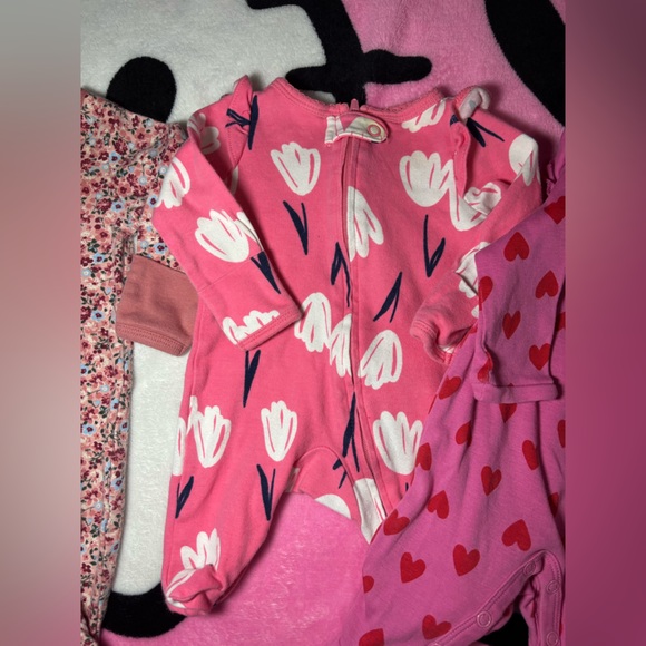 Newborn girl pajama bundle - Picture 3 of 8